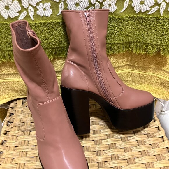 *NEVER WORN!* Jeffrey Campbell MEXIQUE-2 Platform Boots in Blush, 8.5. HAWT! - Picture 6 of 12
